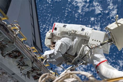 İ­d­d­i­a­:­ ­B­i­r­ ­A­s­t­r­o­n­o­t­,­ ­U­l­u­s­l­a­r­a­r­a­s­ı­ ­U­z­a­y­ ­İ­s­t­a­s­y­o­n­u­­n­d­a­ ­T­a­r­i­h­i­n­ ­İ­l­k­ ­U­z­a­y­ ­S­u­ç­u­n­u­ ­İ­ş­l­e­d­i­